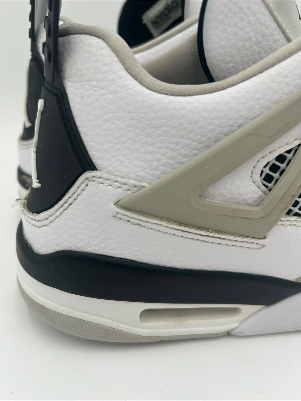 Nike Air Jordan 4 Retro 